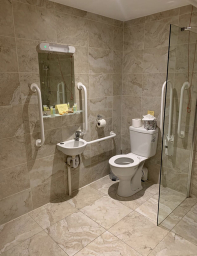 Bathroom 3, Draper Rooms, Dublin