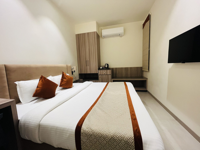 Bedroom 3, HOTEL THE ROYAL VISTA, Varanasi