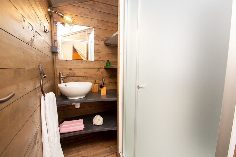 Bathroom 4, Camping Le Moulin des Iscles, Var