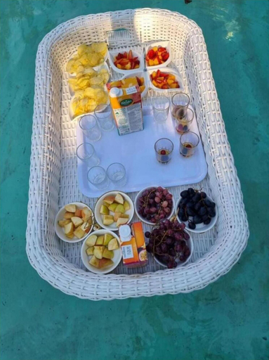 Food & Drinks, Neat Standard Room in Guesthouse - 2088, Bulawayo