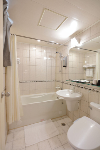 Bathroom 5, Silken Hotel, Taipei City