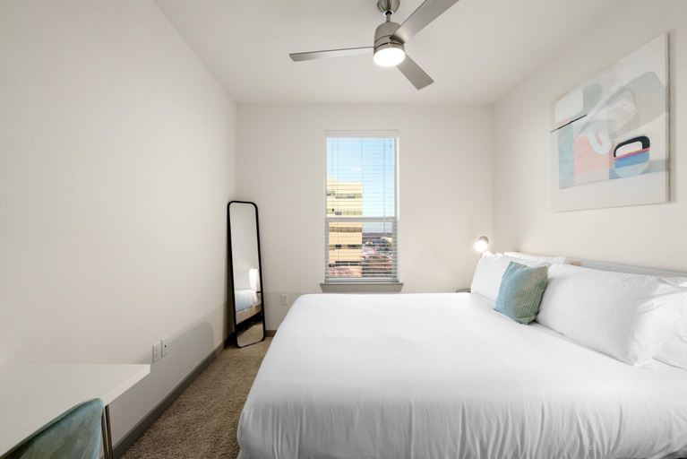 Room 2, Arlington Modern 2BD 2BA Apartment, Arlington