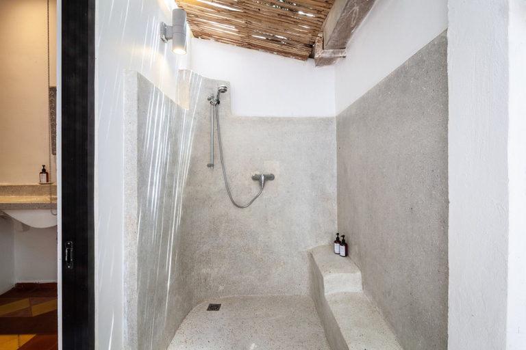 Bathroom 4, Maison 557, Siem Reap