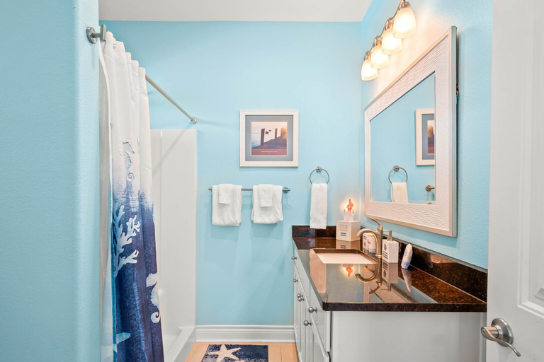 Bathroom 4, El Dorado, Nueces
