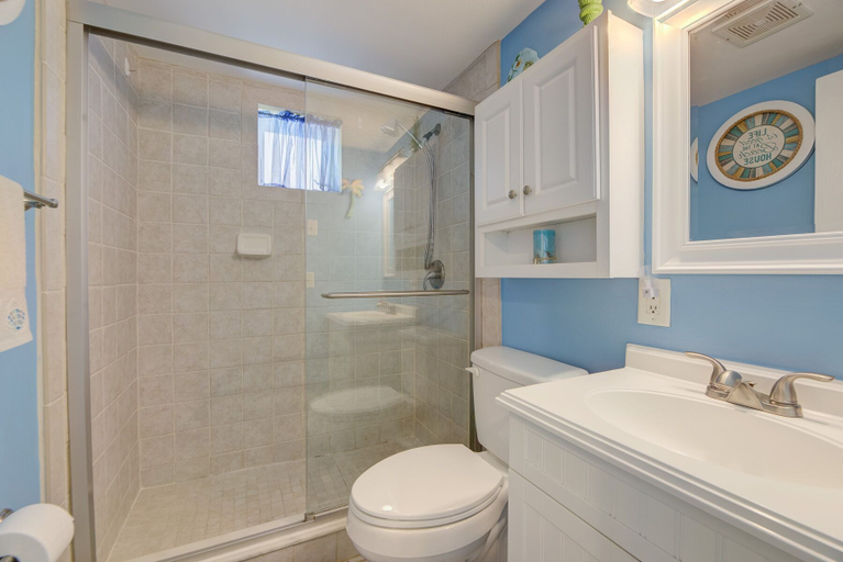 Bathroom, Pompano Beachfront Vacation Rentals, Broward