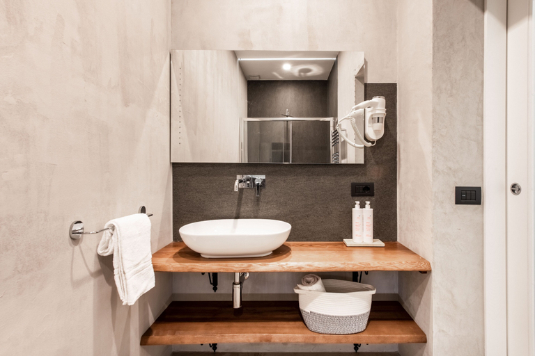 Bathroom 3, Villena Plaza by Wonderful Italy, Palermo