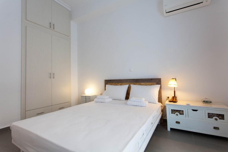 Bedroom 5, Spacious 4BR Home With Jacuzzi Terrace Near Acropolis, Attica