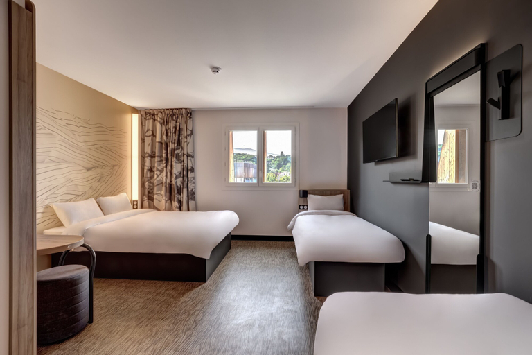 Bedroom 4, B&B HOTEL Saintes, Charente-Maritime