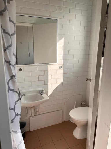 Bathroom 4, H&D Apartments, Melbourne