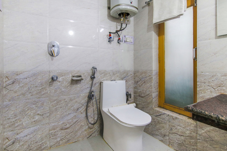 Bathroom 3, Fabhotel Negis Shivalaya, Kullu