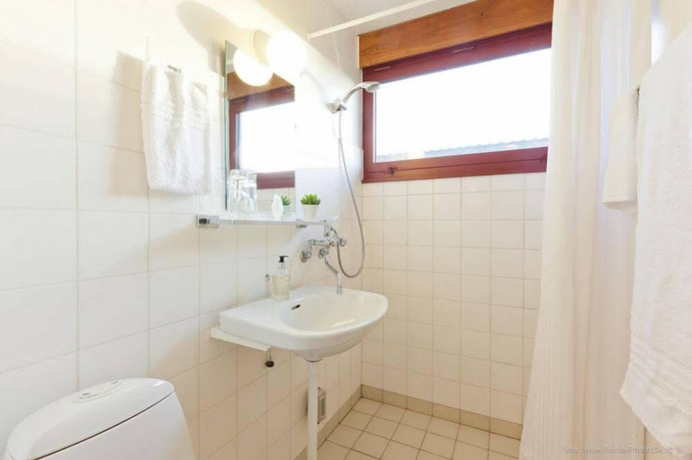 Bathroom, Fredensborghusene Guesthouse, Fredensborg