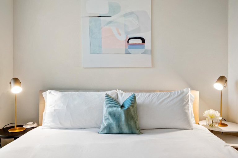 Room 5, Arlington Inspired 2BD 2BA Deluxe Apartment, Arlington