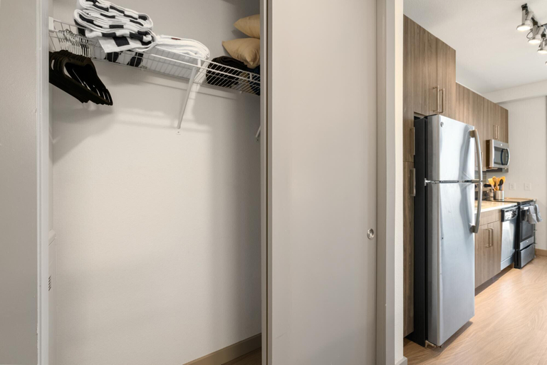 Room 5, Arlington Luxe Studio Apartment, Arlington