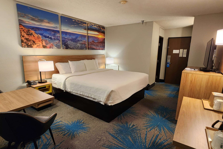 Bedroom 3, Days Inn by Wyndham Tucumcari, Quay