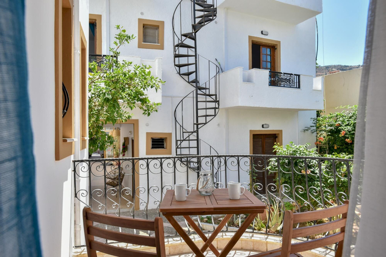Room 5, Eva Studios 11 in Agia Pelagia, Crete