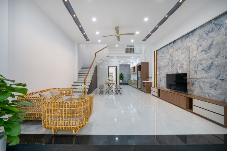 T P Deluxe House, Sơn Trà