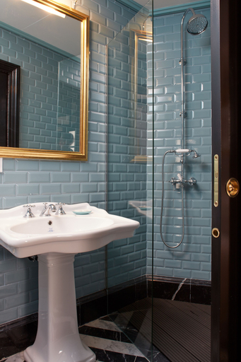 Bathroom 3, Triana House, Sevilla