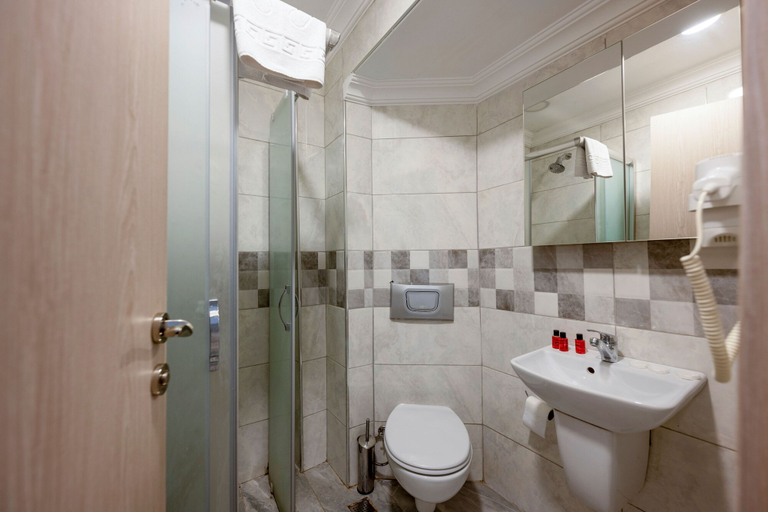 Bathroom 5, Hotel Grand Istanbul, Fatih