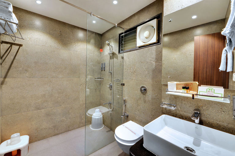 Bathroom 5, Chacha Inn, Sirohi