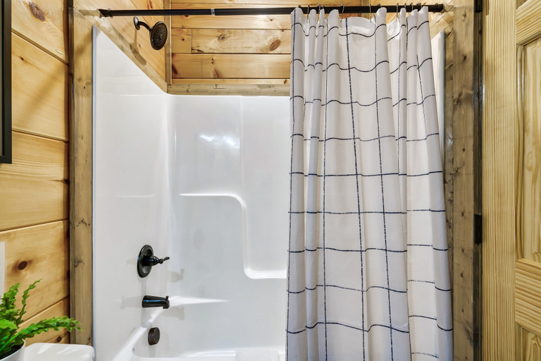 Bathroom 4, Eagle Splash Vista| Pool Projector, Pet Friendly, Game Room, Sevier