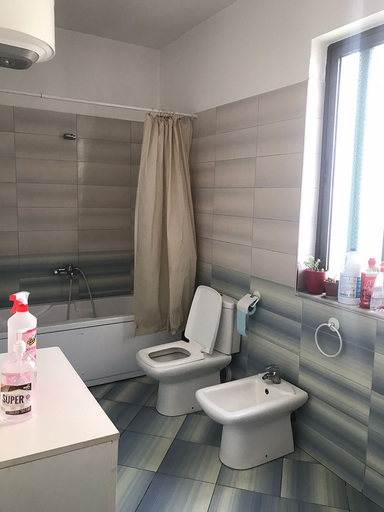 Bathroom 3, Tirana City Rooms, Tiranës