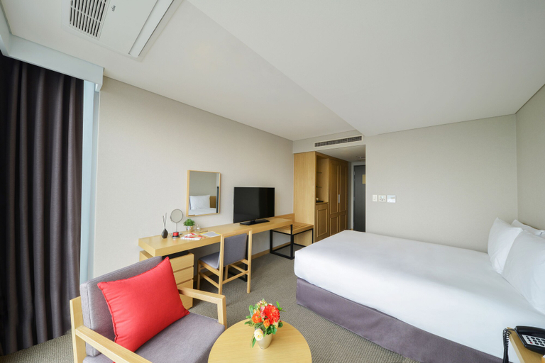 Bedroom 3, Harbor Park Hotel, Jung