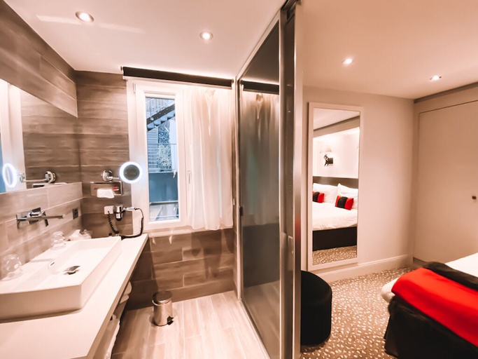 Bathroom 4, Le White, Monthey