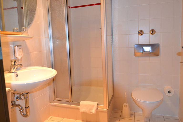 Bathroom 5, City Hotel Siegen, Siegen-Wittgenstein
