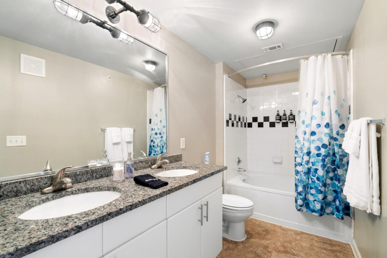 Room 3, Plano Comfy 2BD 1 5BA Apartment, Collin