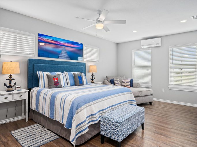 Bedroom 2, Wade Into Life, Aransas