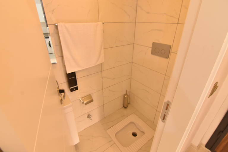 Bathroom 3, Nora Suite, Merkez