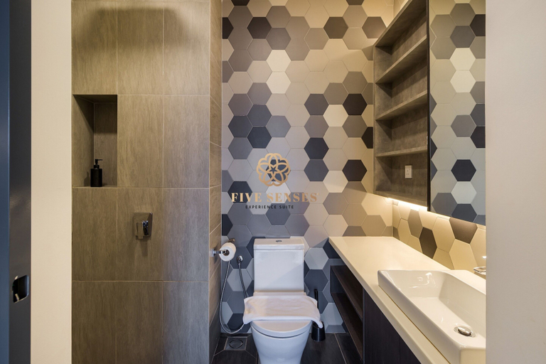 Bathroom 5, Ceylonz Suites Kuala Lumpur, Roam, Kuala Lumpur