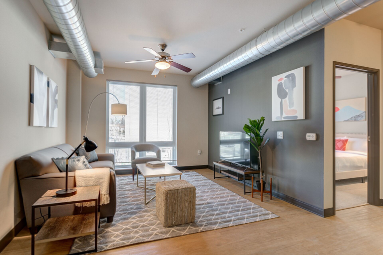 Room 4, Milwaukee Beautiful Family 2BD 2BA Downtown Apartment, Milwaukee