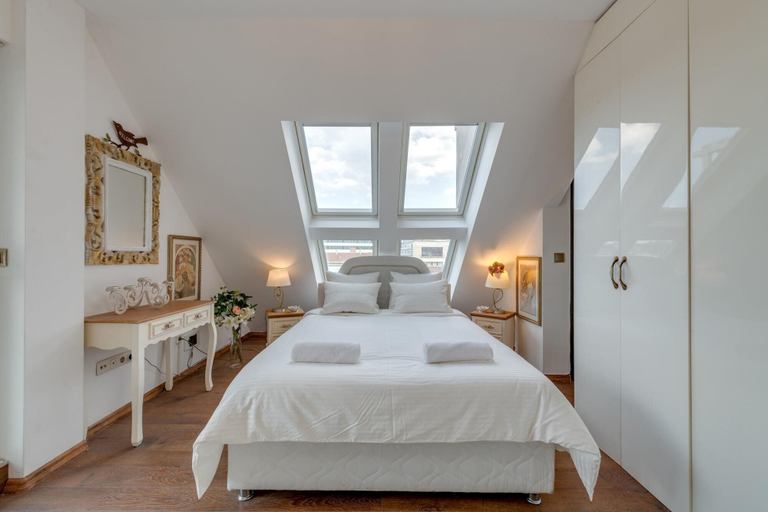 Room 2, Luxury and Sunny Studio With a View in TOP Centre, Stolichna