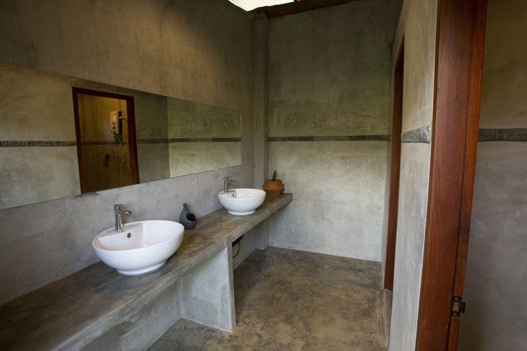 Bathroom 3, Naga Lodge, Luang Prabang