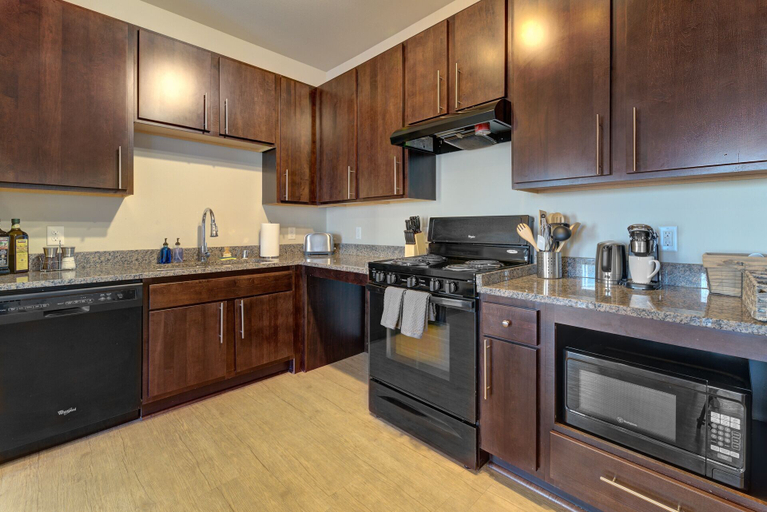 Room 2, Milwaukee Beautiful Family 2BD 2BA Downtown Apartment, Milwaukee
