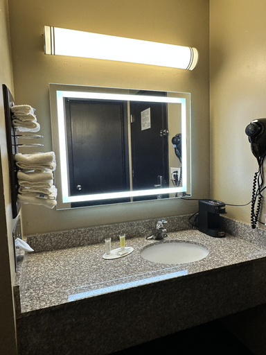 Bathroom 4, Super 8 by Wyndham Eau Claire WI, Eau Claire