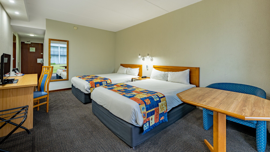 Bedroom 3, African Sky Hotels - Newcastle Inn, Amajuba