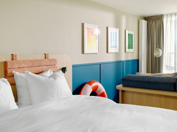 Bedroom 3, Carlton Beach, The Hague