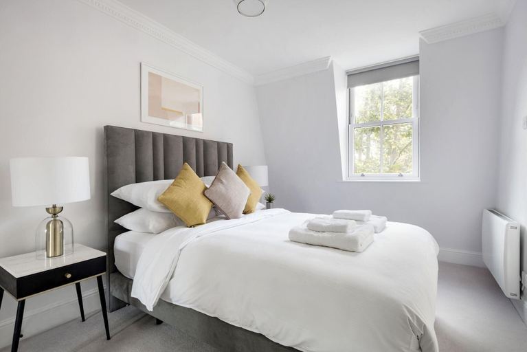 Room 5, The Wellington Suite Next to Sloane Square, London
