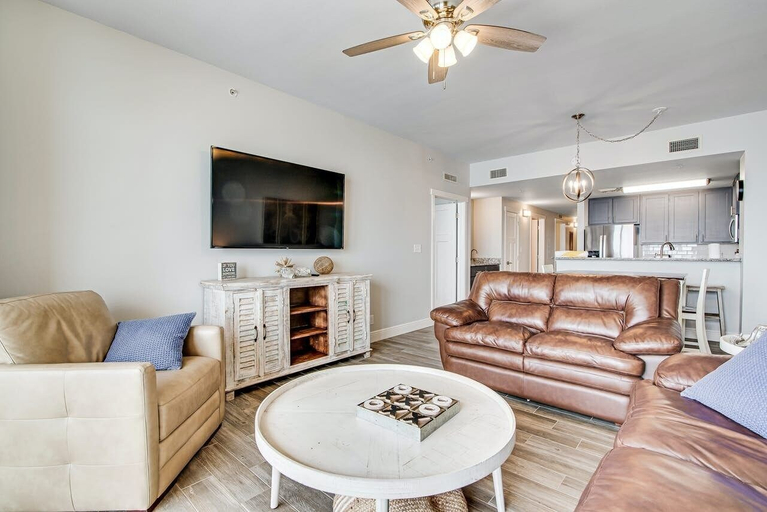 Others 5, Calypso Condos by TO, Bay