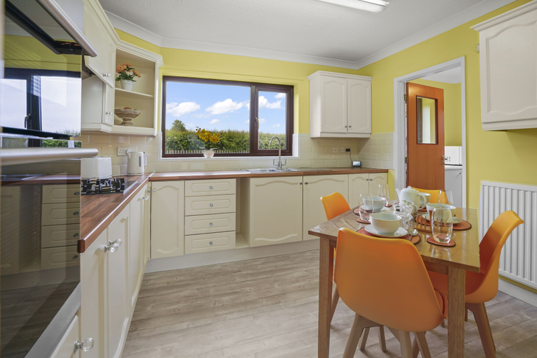 Others 4, House - Sleeps 6 & Free Parking, Pets, Norfolk