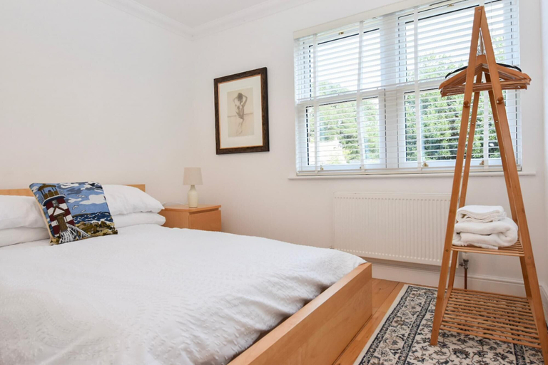 Bedroom 3, Queens Mews a Coastal Holiday Home, Isle of Wight