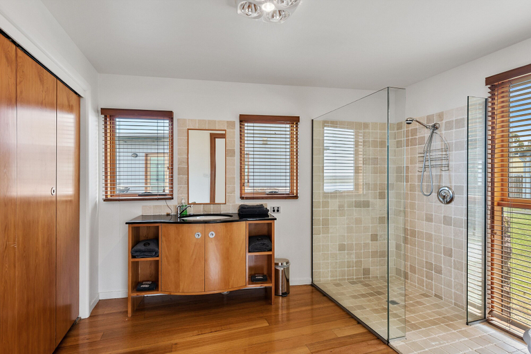 Bathroom 3, Wheelhouse Apartments, West Coast