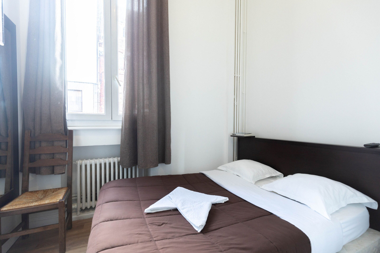 Bedroom 4, Hôtel le Paris Brest, Pas-de-Calais