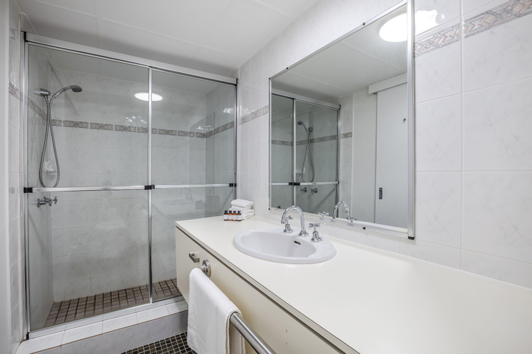 Bathroom 7