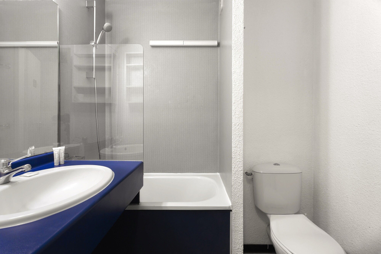 Bathroom, Belambra Clubs Arc 2000 - L'Aiguille Rouge, Savoie