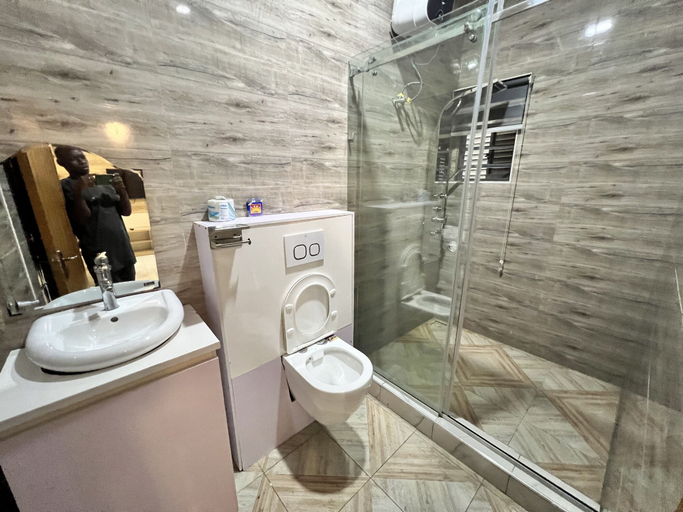 Bathroom, Clique Court Hotel & Suite, Udu
