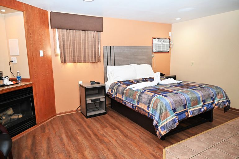 Bedroom 3, Fellows Creek Lodge, Wayne