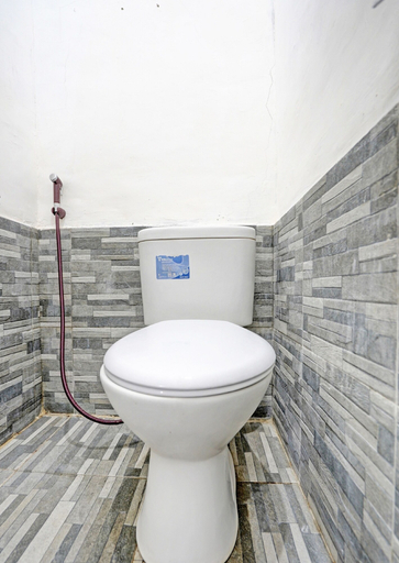 Bathroom, OYO 92367 Garuda Homestay Syariah, Banyuwangi